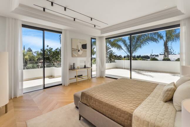 Encantadora villa andaluza con impresionantes vistas al mar Mediterráneo cerca de la Mezquita Real