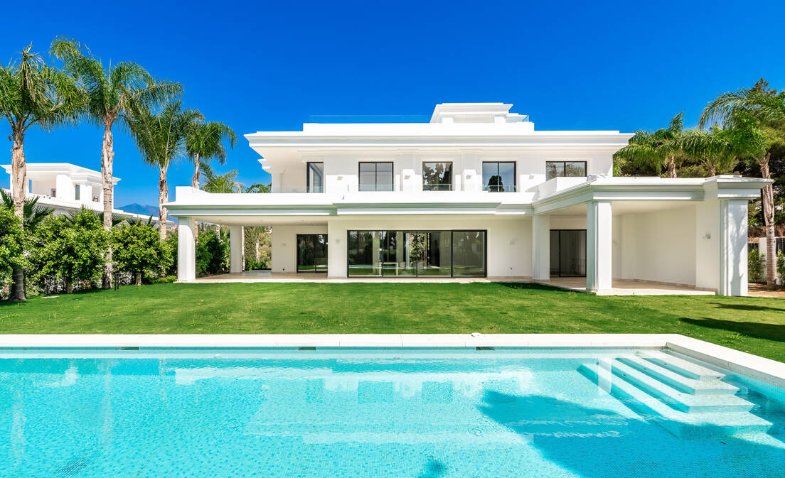 Encantadora villa andaluza con impresionantes vistas al mar Mediterráneo cerca de la Mezquita Real enclavada en la estimada extensión urbana...