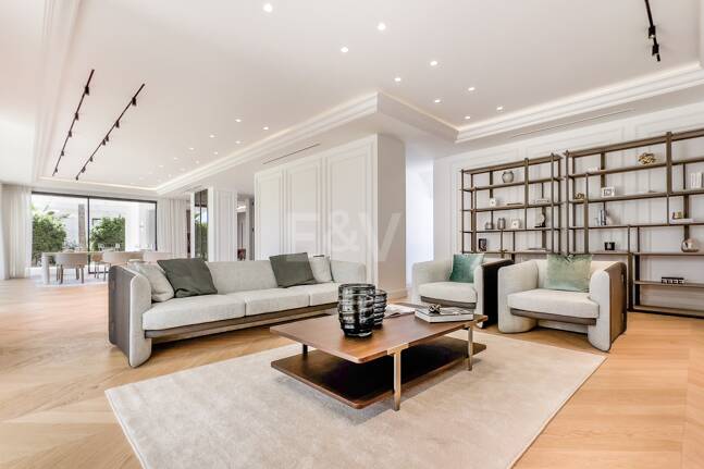 Encantadora villa andaluza con impresionantes vistas al mar Mediterráneo cerca de la Mezquita Real