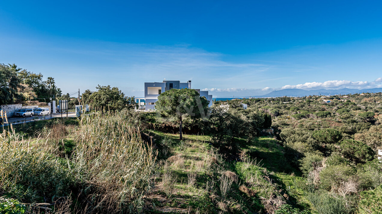 Terreno con vistas al mar en Elviria