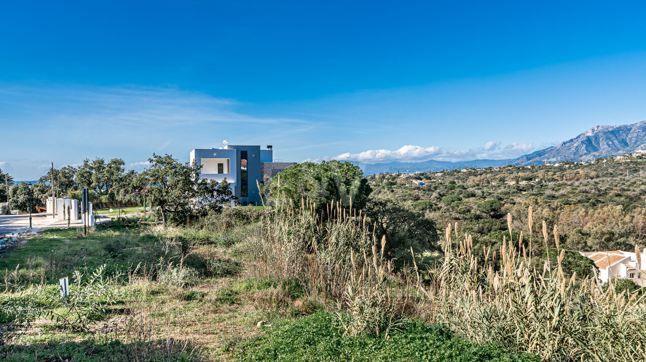 Terreno con vistas al mar en Elviria