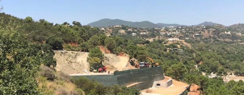 Großes Grundstück mit offenen Blicken in Monte Mayor