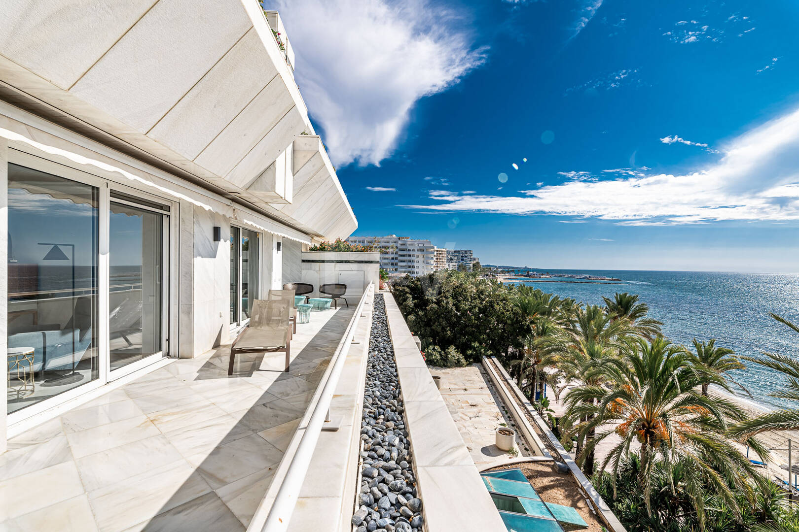 Exklusiv Frontline Beach Lägenhet i Mare Nostrum