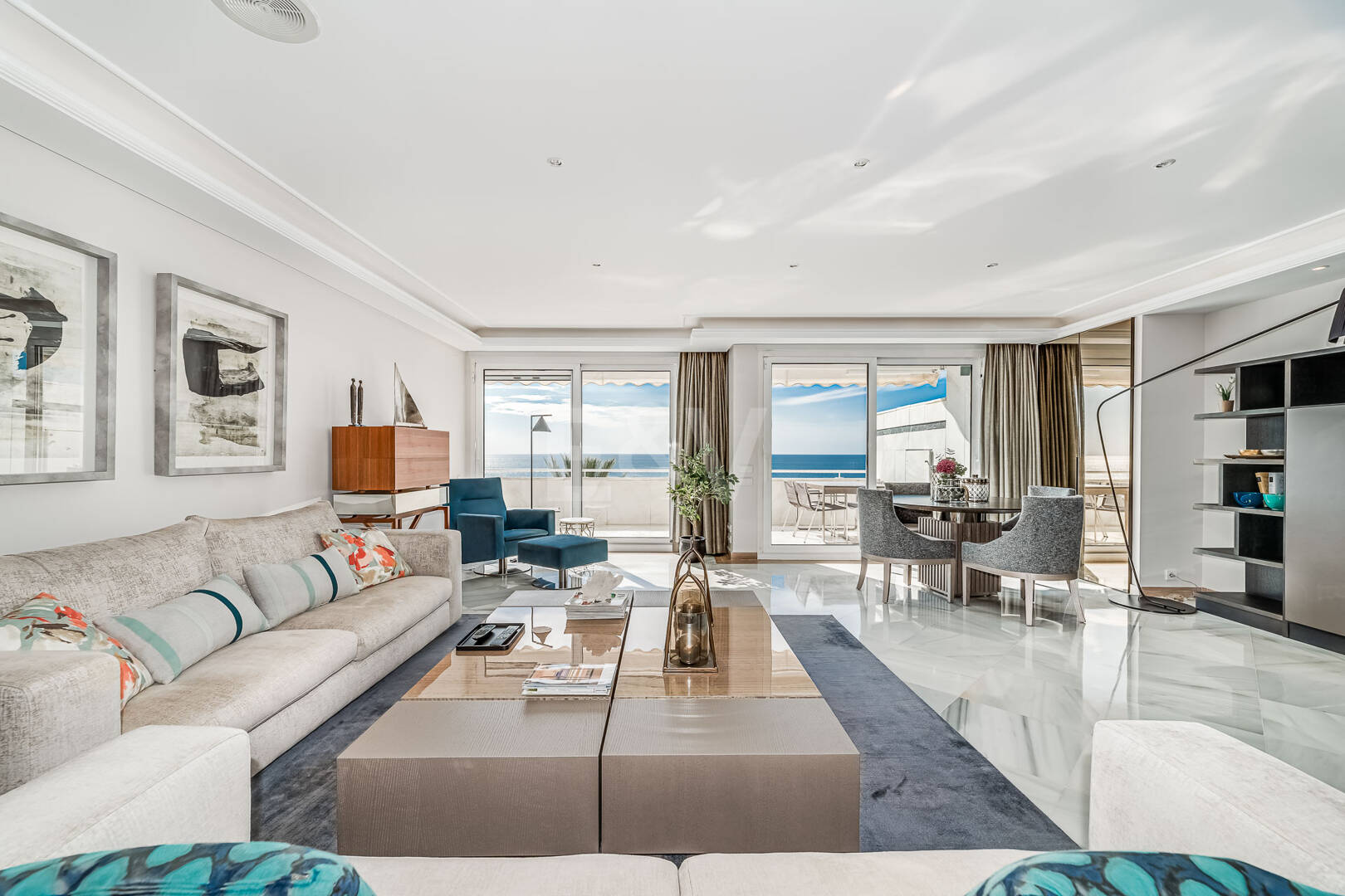 Exklusiv Frontline Beach Lägenhet i Mare Nostrum