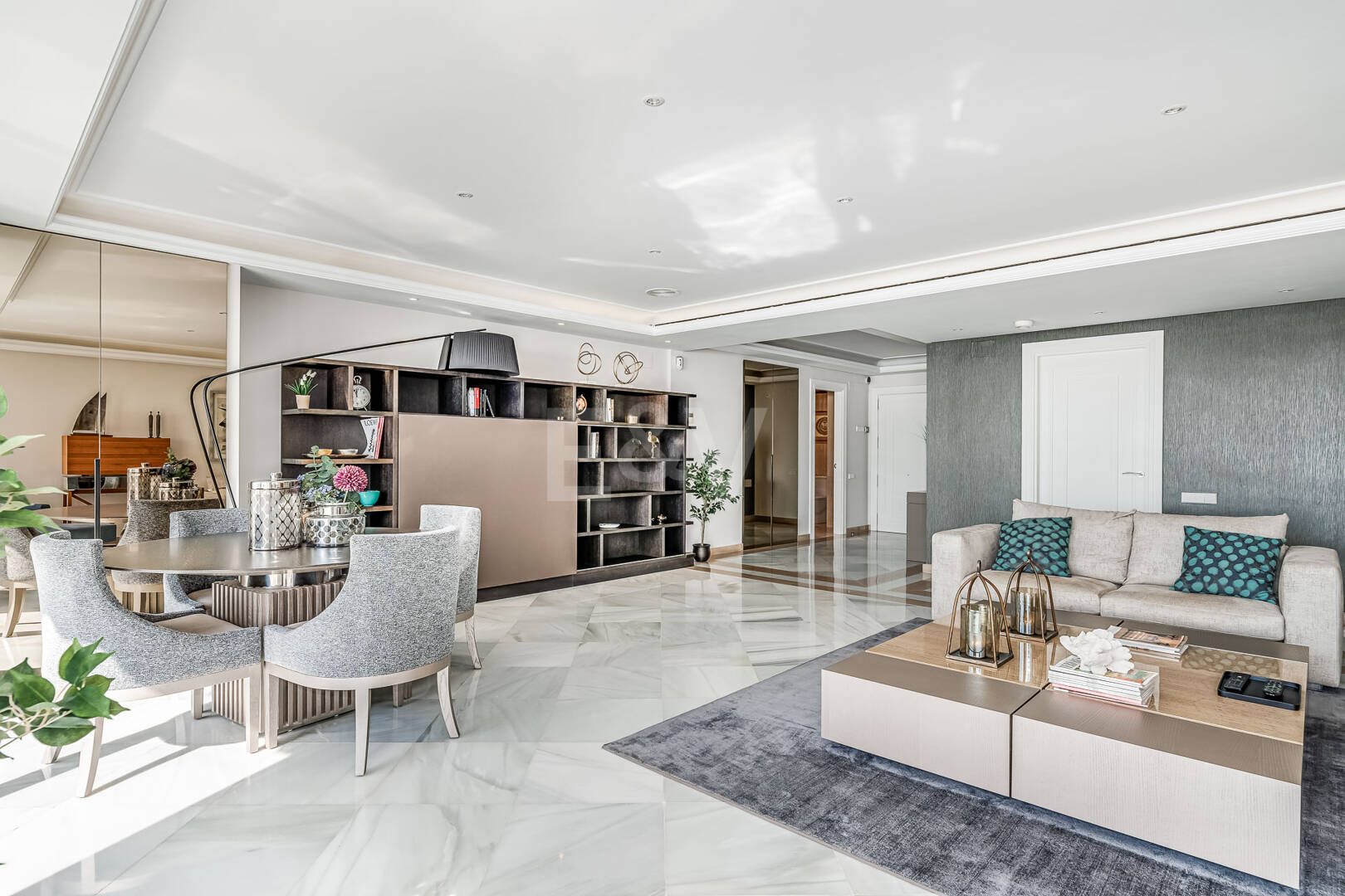 Exklusiv Frontline Beach Lägenhet i Mare Nostrum