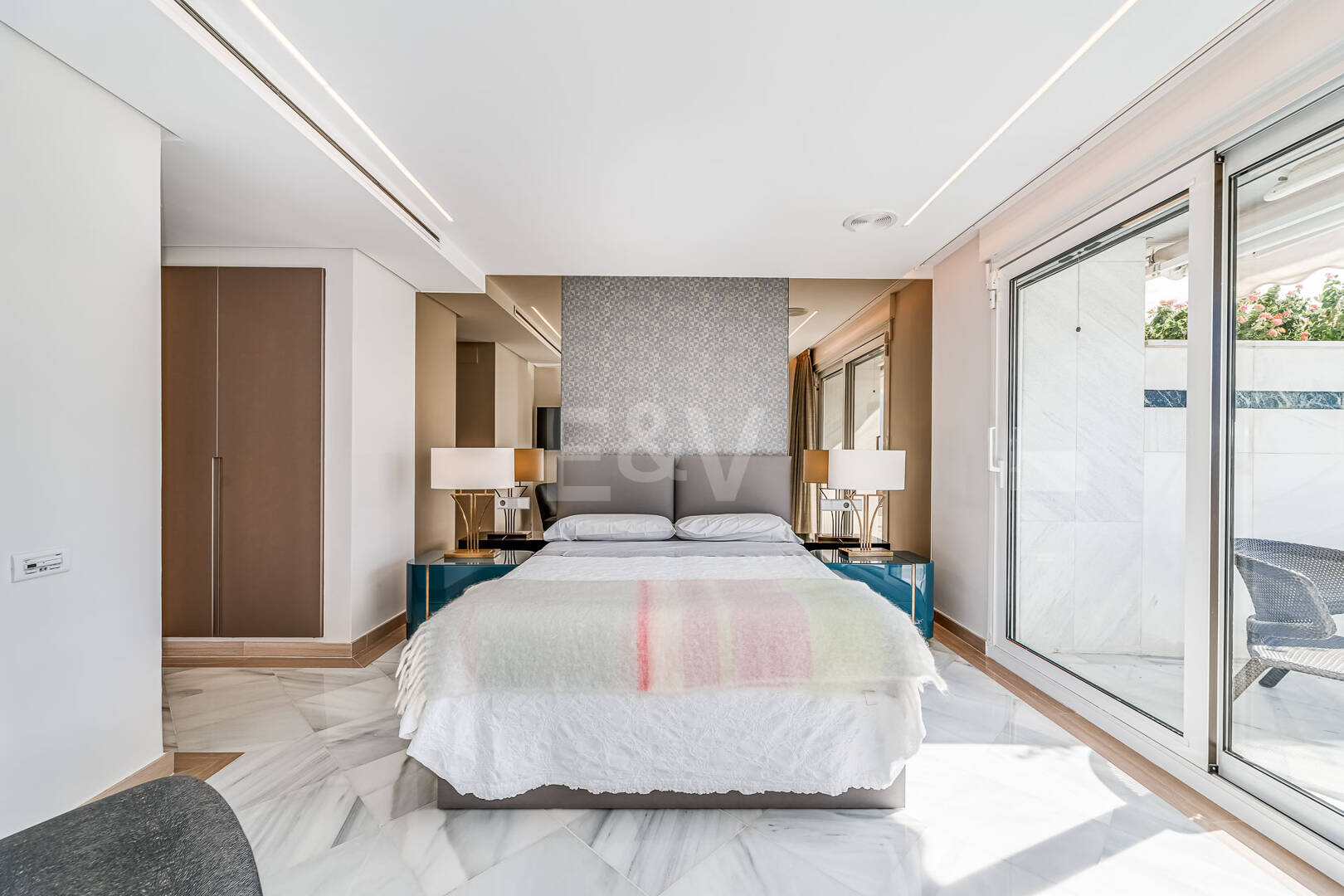 Exklusiv Frontline Beach Lägenhet i Mare Nostrum