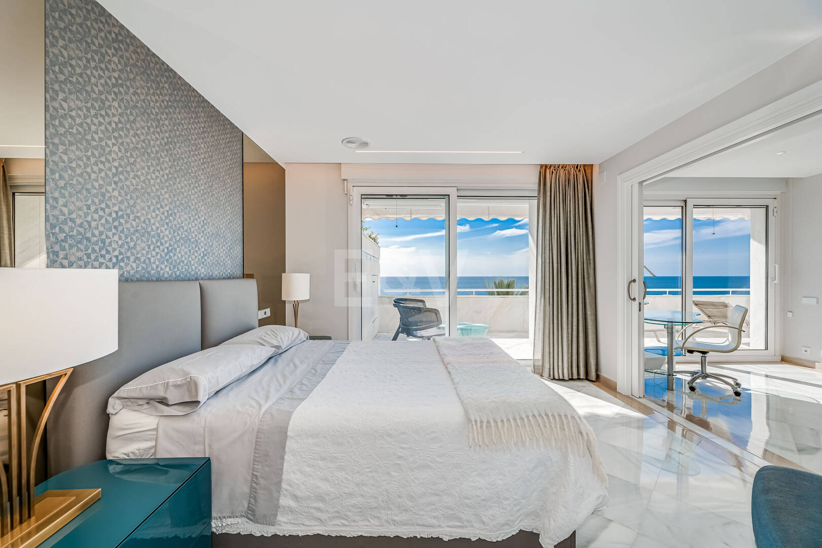 Exklusiv Frontline Beach Lägenhet i Mare Nostrum