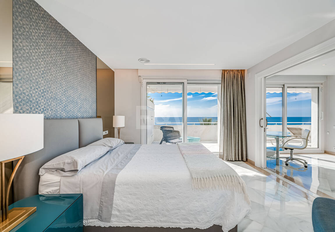 Exklusiv Frontline Beach Lägenhet i Mare Nostrum