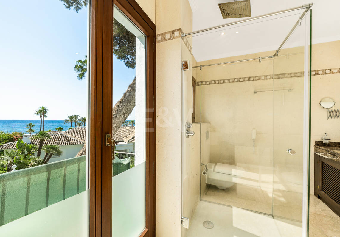 Élégante Suite Penthouse vue mer à Puente Romano avec licence touristique active