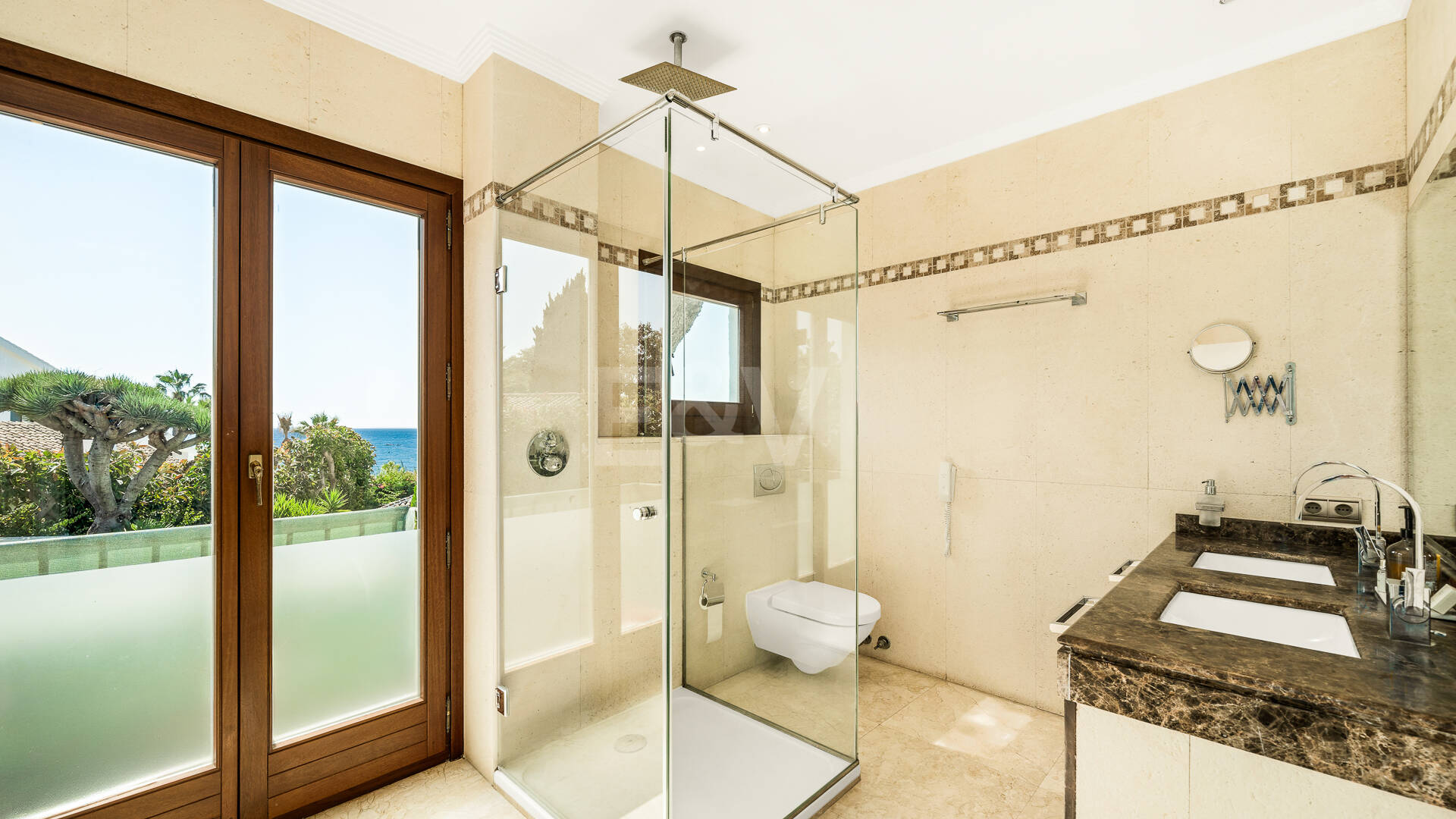 Élégante Suite Penthouse vue mer à Puente Romano avec licence touristique active