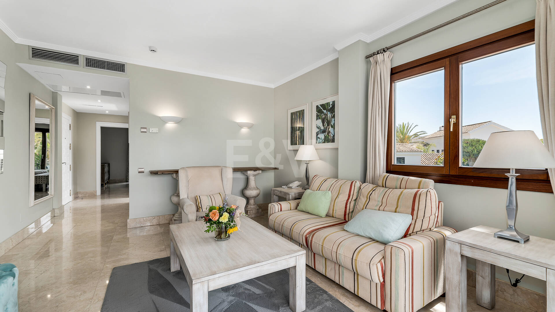 Elegante Penthouse-Suite mit Meerblick in Puente Romano und aktiver Touristenlizenz
