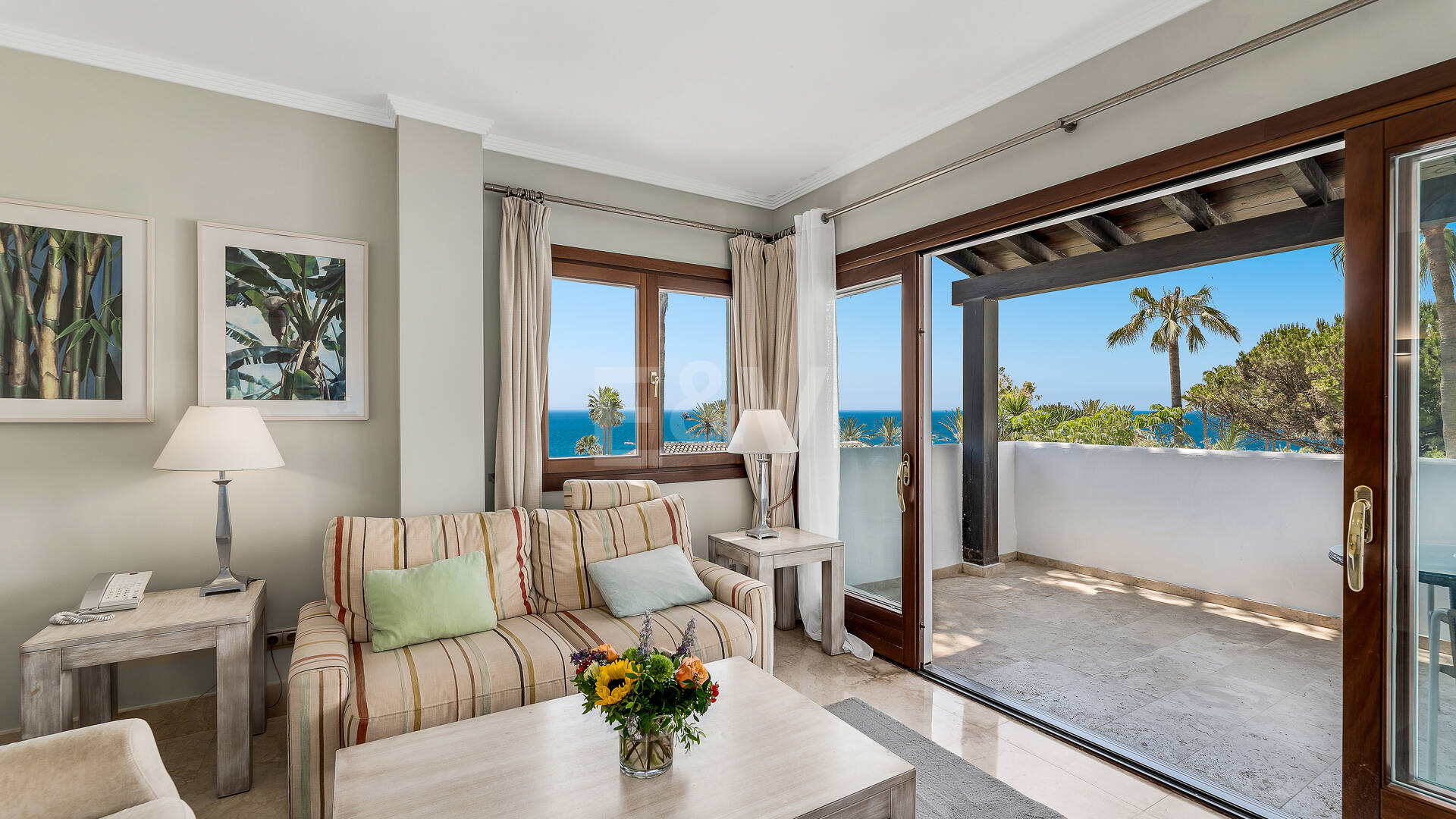 Elegante Penthouse-Suite mit Meerblick in Puente Romano und aktiver Touristenlizenz