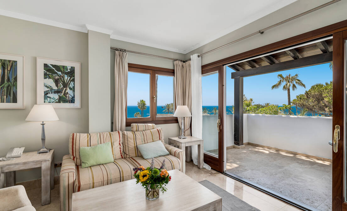 Elegante Penthouse-Suite mit Meerblick in Puente Romano und aktiver Touristenlizenz