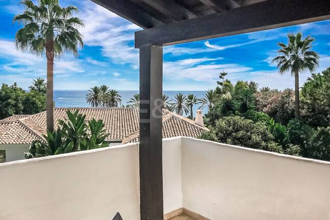 Suite penthouse avec vue sur la mer à Puente Romano