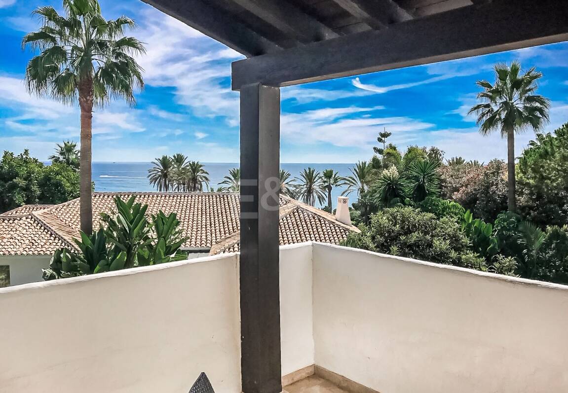 Suite penthouse avec vue sur la mer à Puente Romano