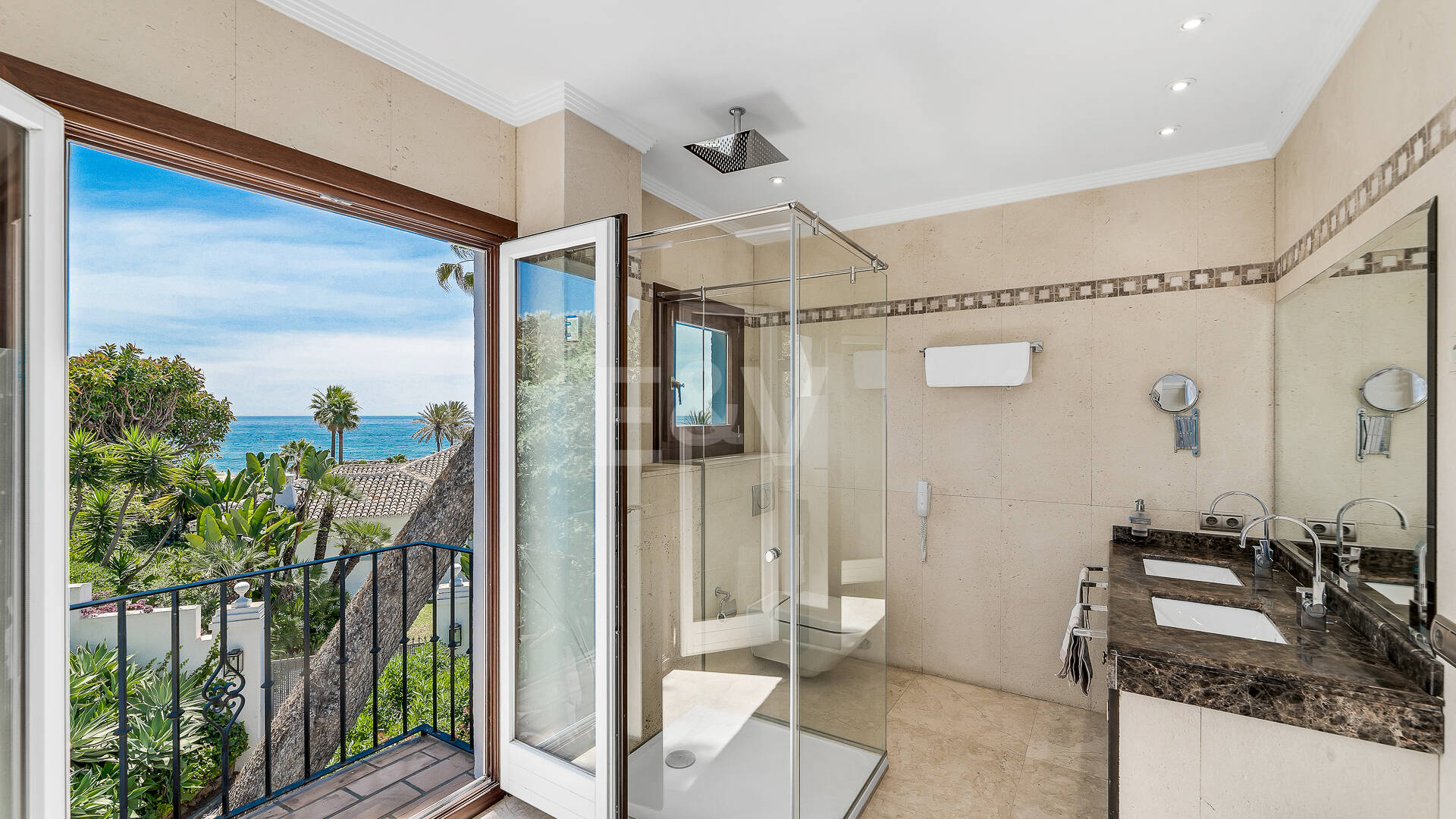 Elegante Penthouse-Suite mit Meerblick in Puente Romano und aktiver Touristenlizenz