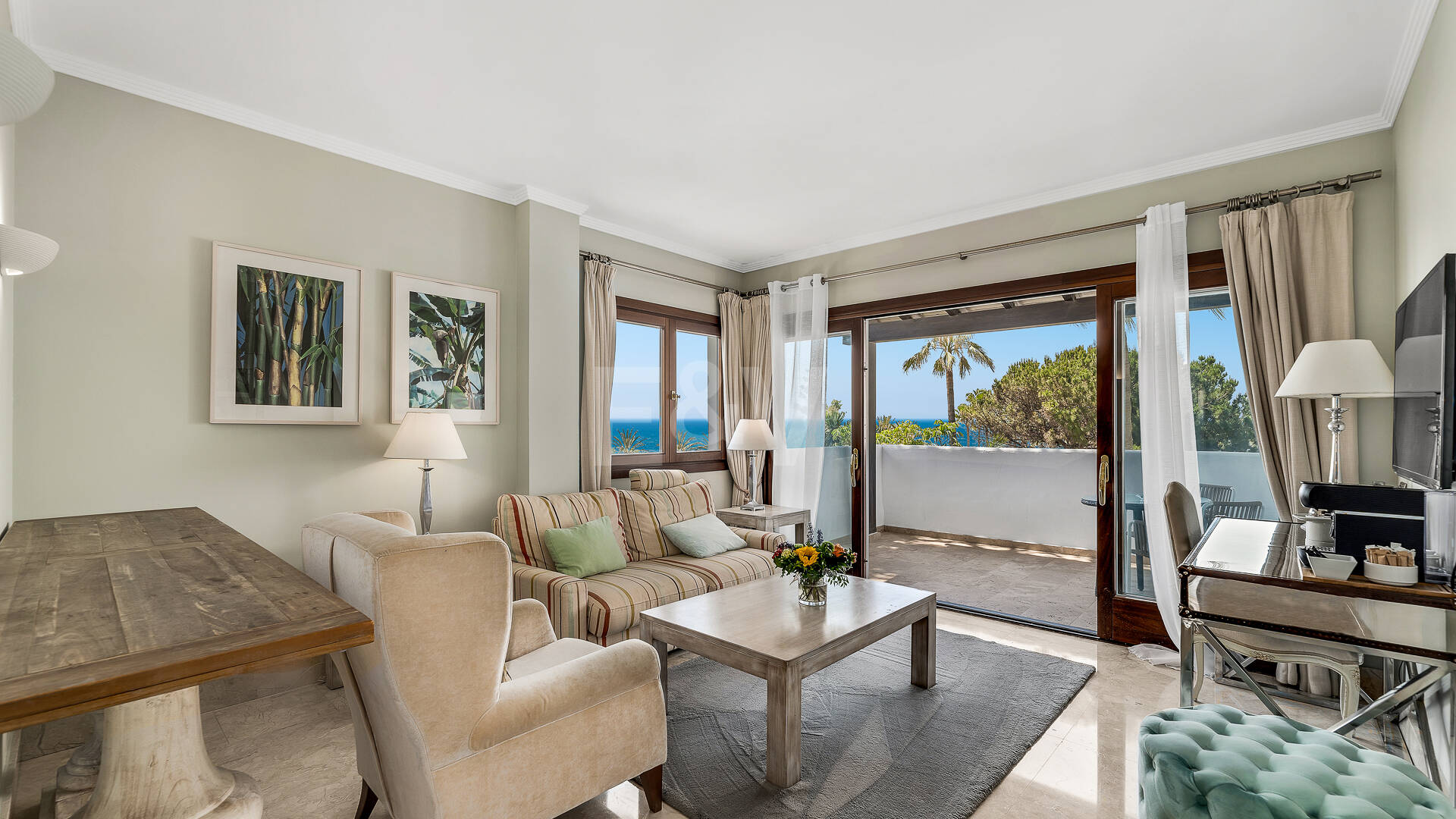 Elegante Penthouse-Suite mit Meerblick in Puente Romano und aktiver Touristenlizenz
