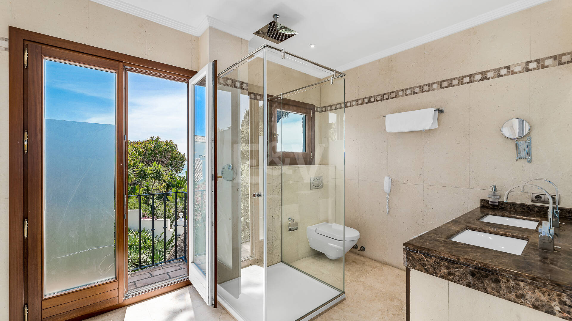 Elegante Penthouse-Suite mit Meerblick in Puente Romano und aktiver Touristenlizenz