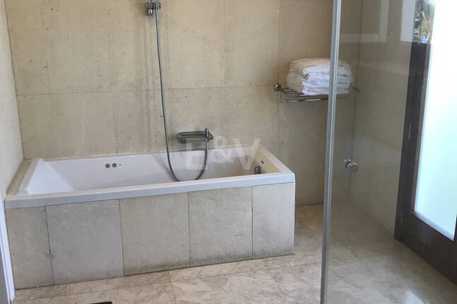 Suite penthouse avec vue sur la mer à Puente Romano