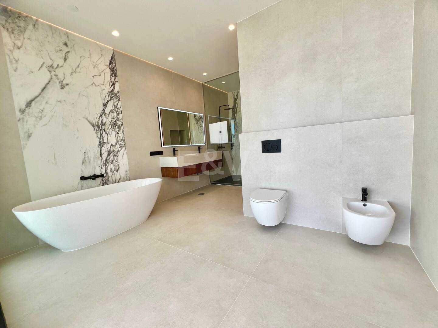 Luxury Villa in Elviria Beachside, 100m from the Beach