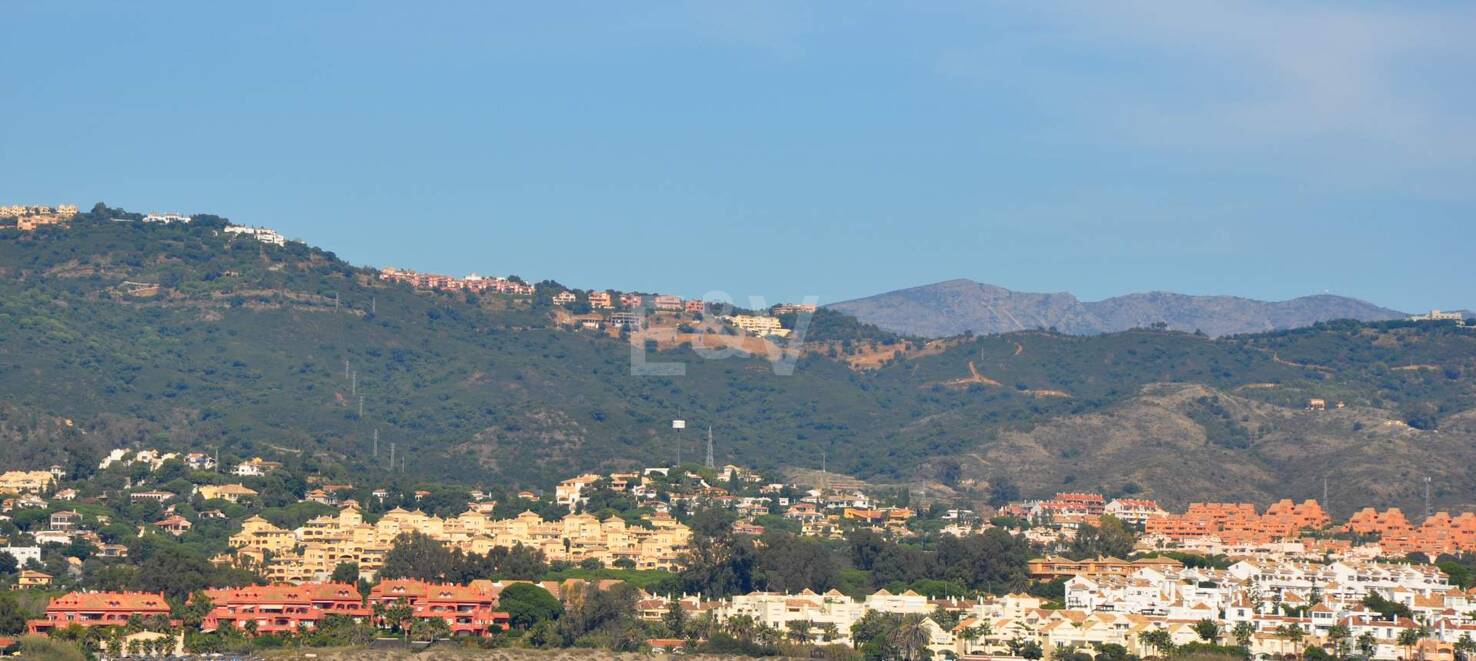 Plot with Panoramic Views in La Mairena
