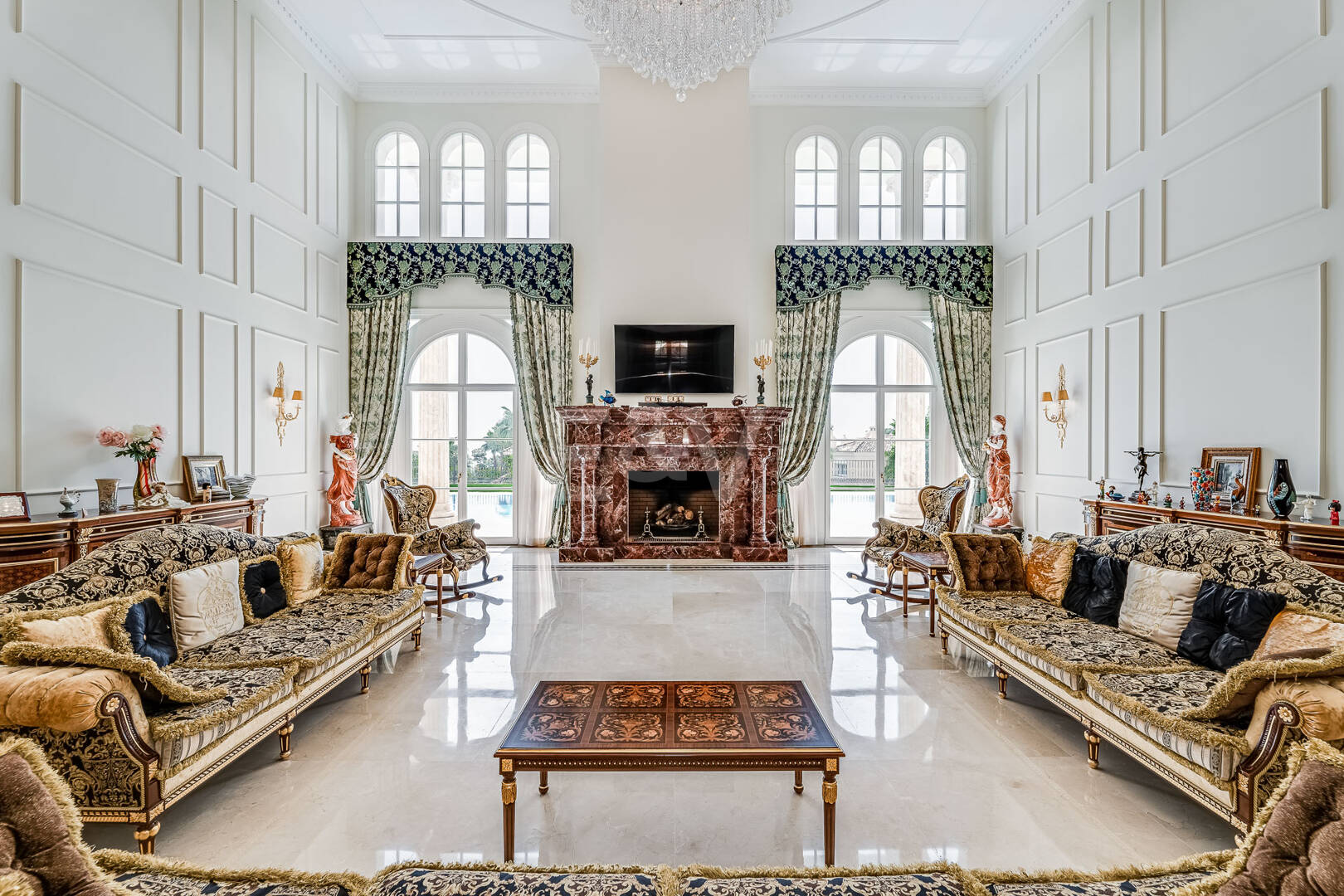 Oöverträffad lyxvilla i Sierra Blanca