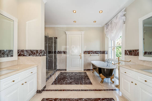 Oöverträffad lyxvilla i Sierra Blanca