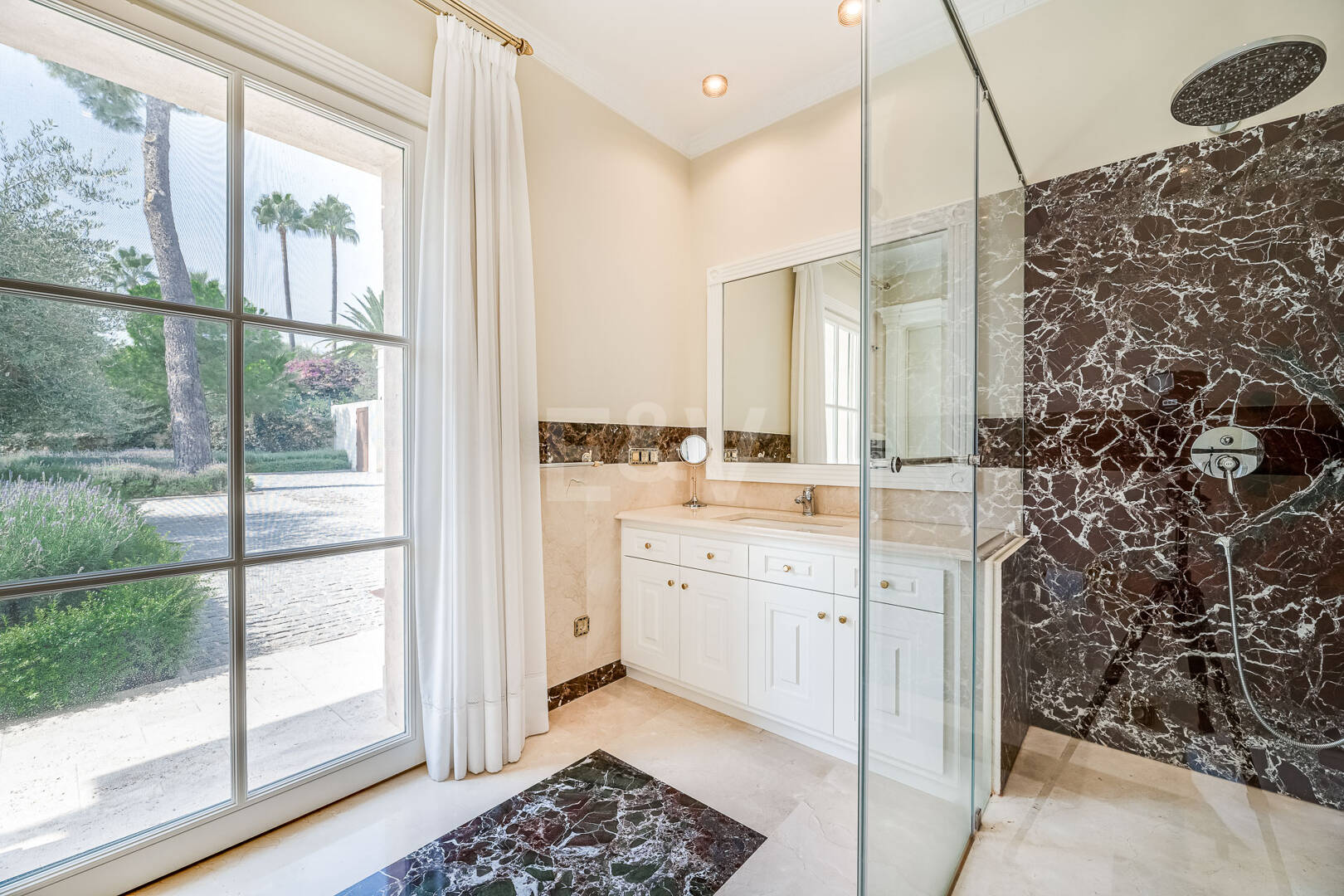 Oöverträffad lyxvilla i Sierra Blanca