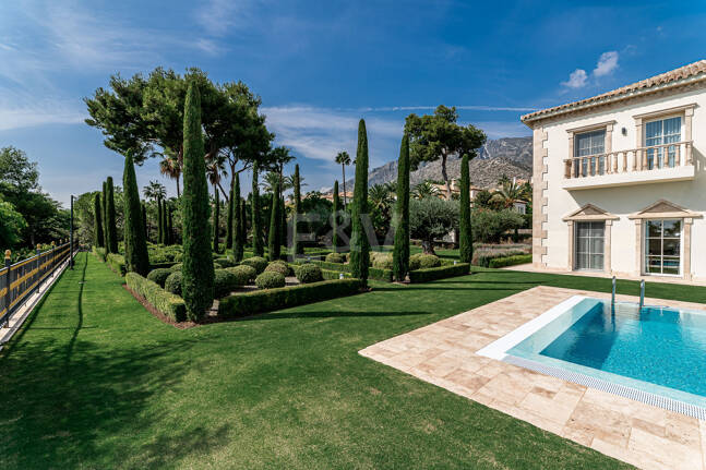 Oöverträffad lyxvilla i Sierra Blanca