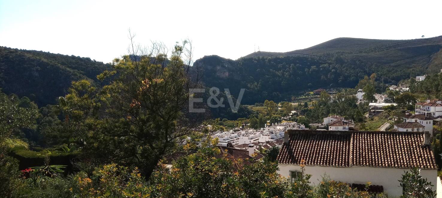 Terreno en el corazón del Pueblo de Benahavís.