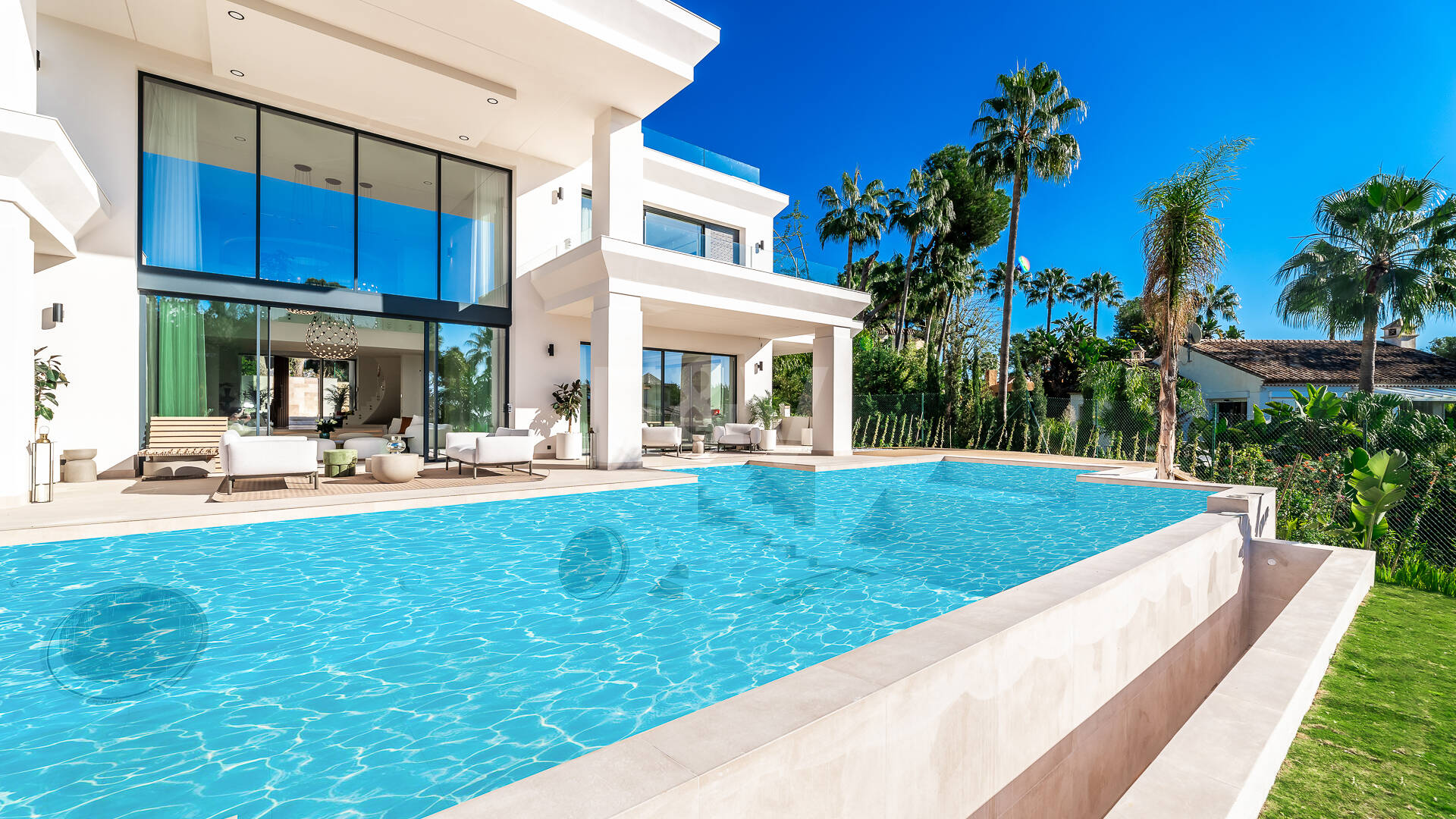 Utsökt modern villa i hjärtat av Sierra Blanca