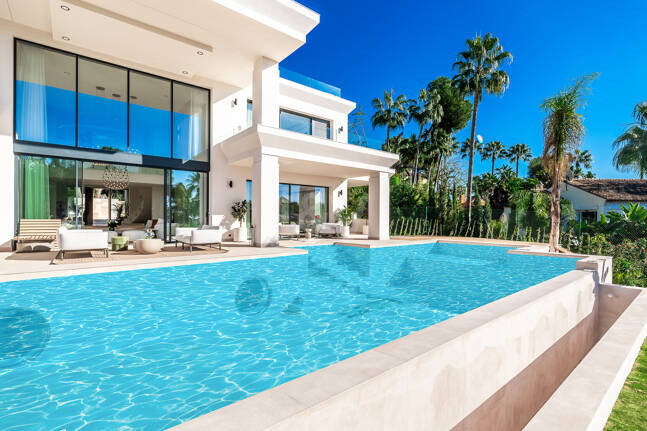 Utsökt modern villa i hjärtat av Sierra Blanca