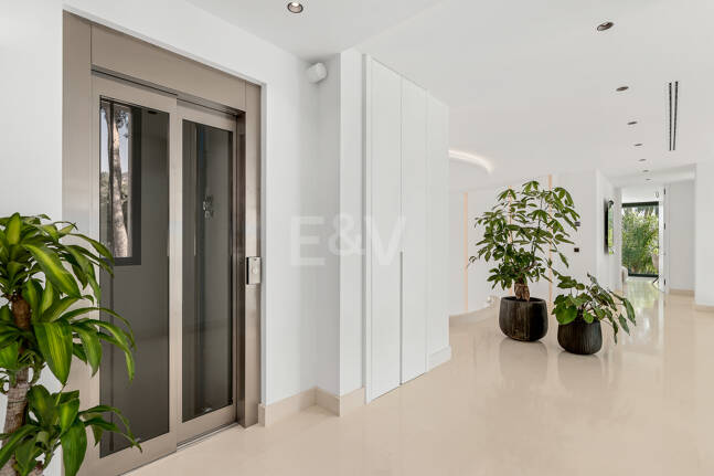 Utsökt modern villa i hjärtat av Sierra Blanca