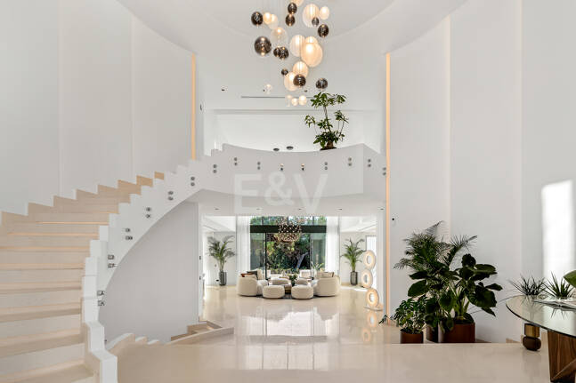 Utsökt modern villa i hjärtat av Sierra Blanca