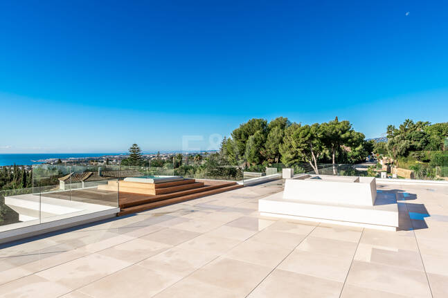 Utsökt modern villa i hjärtat av Sierra Blanca