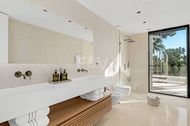 Utsökt modern villa i hjärtat av Sierra Blanca