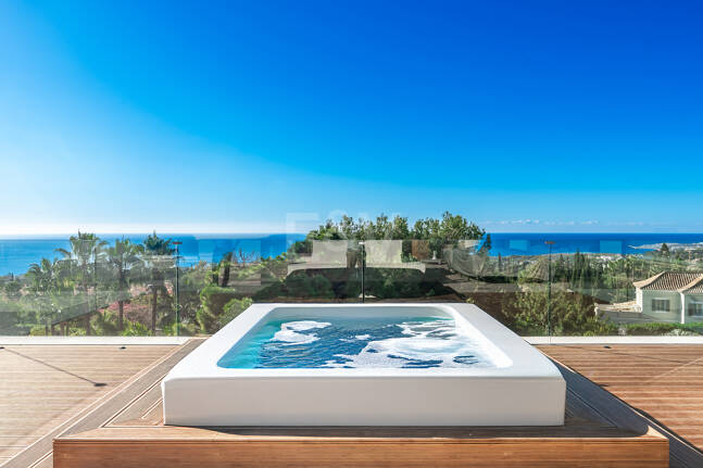 Utsökt modern villa i hjärtat av Sierra Blanca