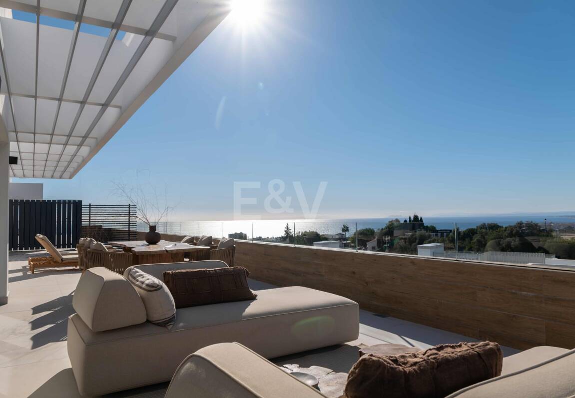 Penthouse i Altos de Los Monteros med fantastisk panoramautsikt