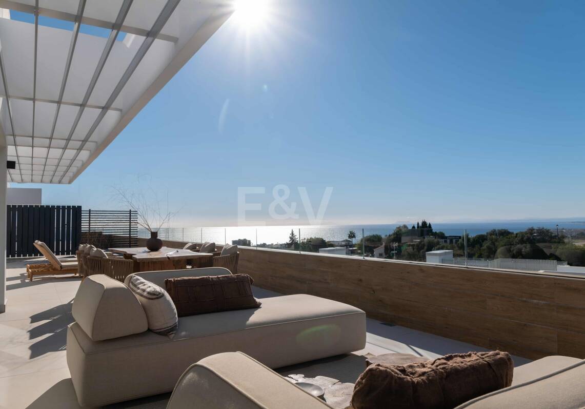Penthouse in Altos de Los Monteros with Amazing Panoramic Views