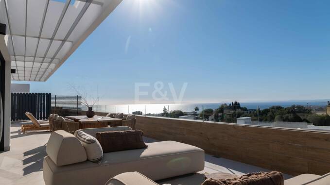 Penthouse w Altos de Los Monteros z niesamowite widoki panoramiczne