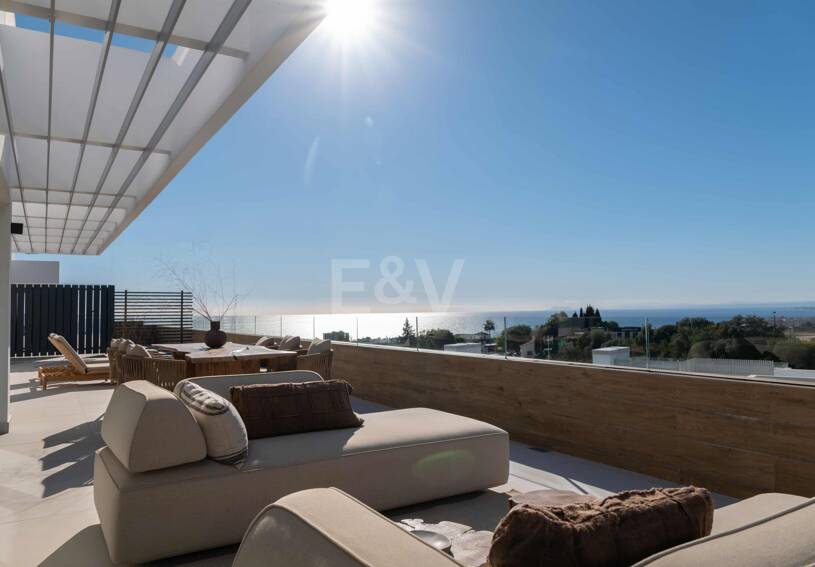 Penthouse i Altos de Los Monteros med fantastisk panoramautsikt