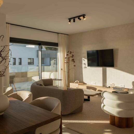 Ático en Altos de Los Monteros con impresionantes vistas panorámicas