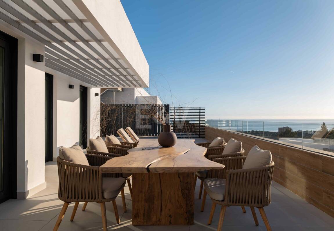 Penthouse i Altos de Los Monteros med fantastisk panoramautsikt