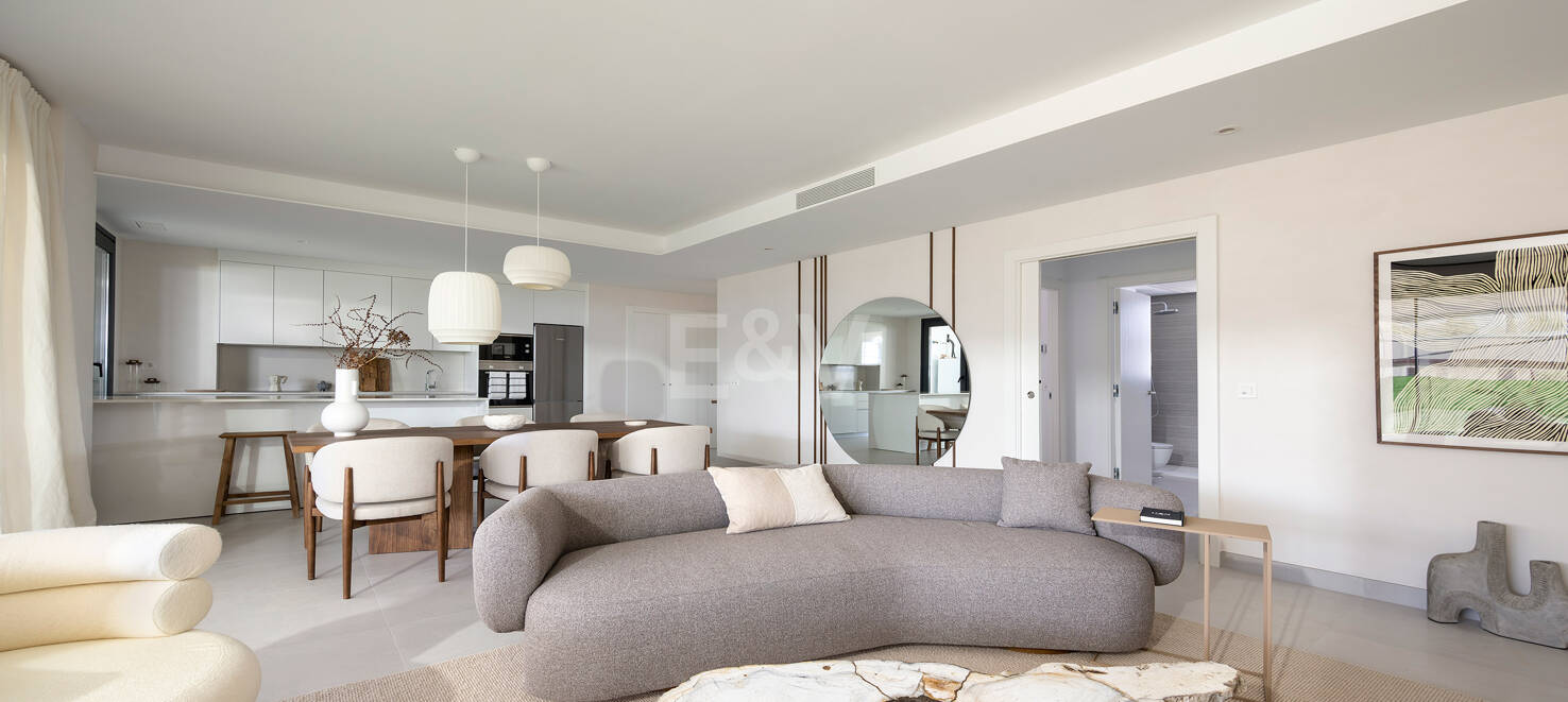 Penthouse i Altos de Los Monteros med fantastisk panoramautsikt