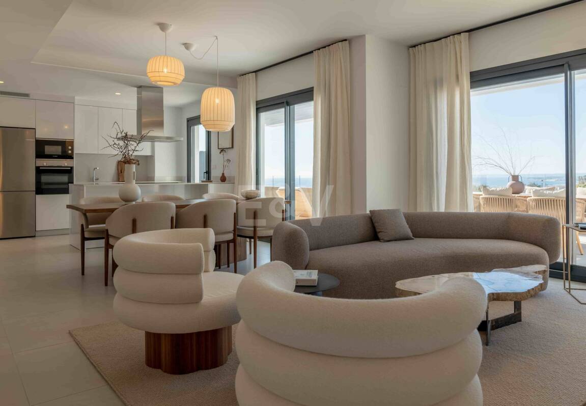 Penthouse i Altos de Los Monteros med fantastisk panoramautsikt
