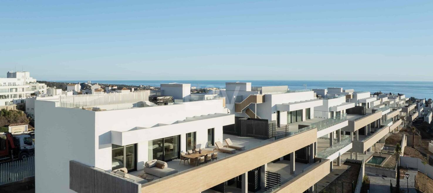 Ático en Altos de Los Monteros con impresionantes vistas panorámicas