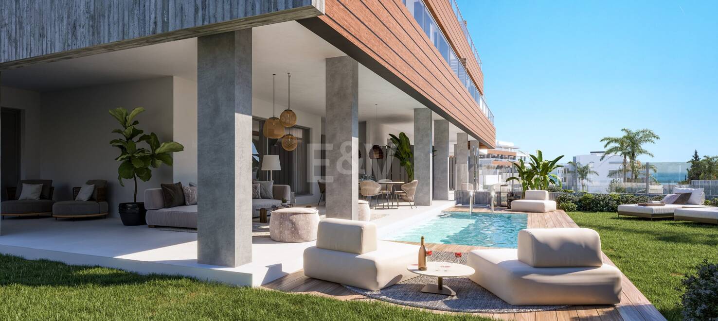 Lyxlägenhet i Los Altos de Los Monteros med panoramautsikt
