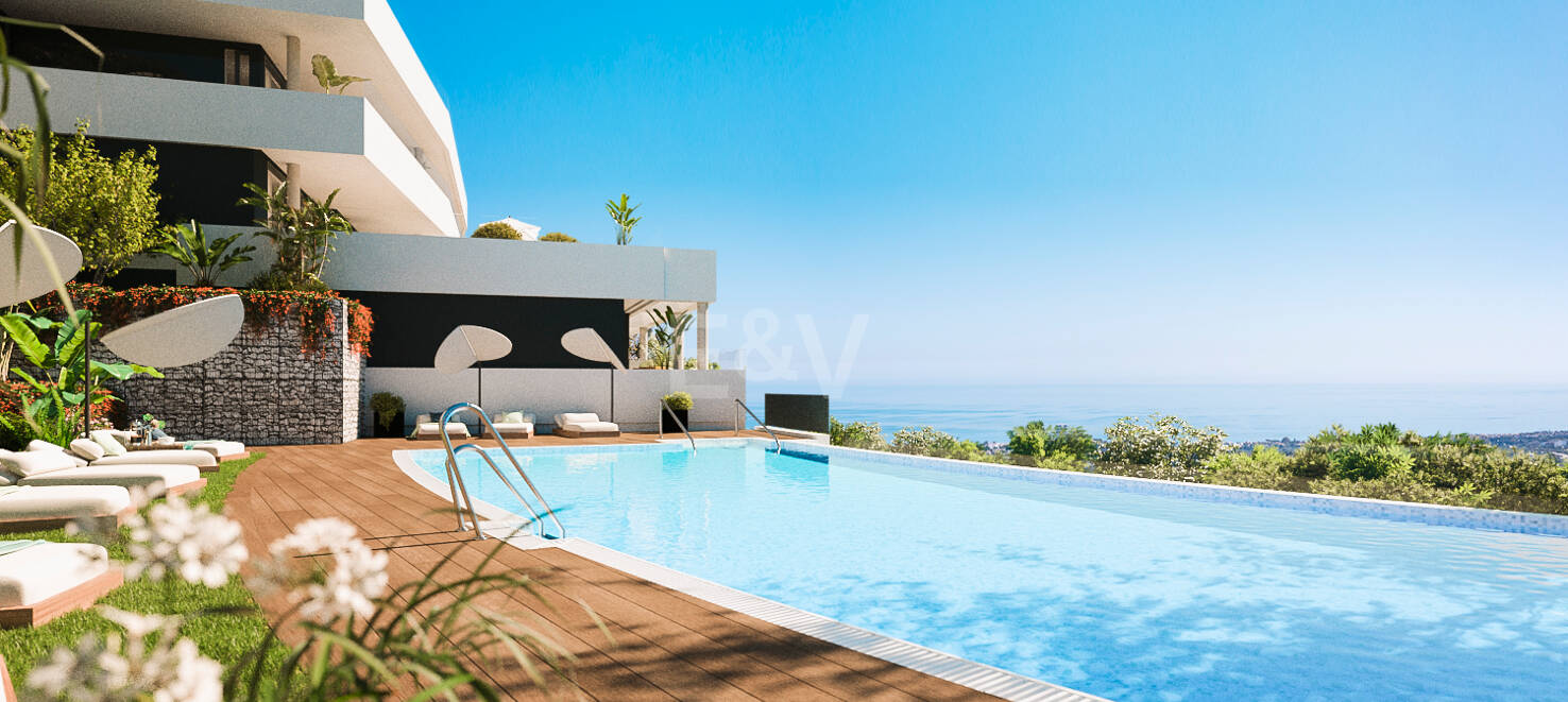Lyxlägenhet i Los Altos de Los Monteros med panoramautsikt