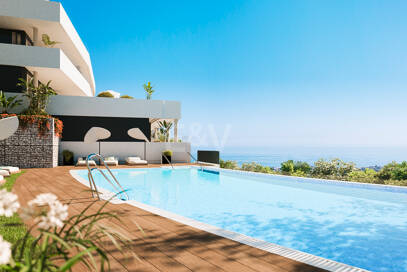 Luxury Apartment in Los Altos de Los Monteros with Panoramic Views