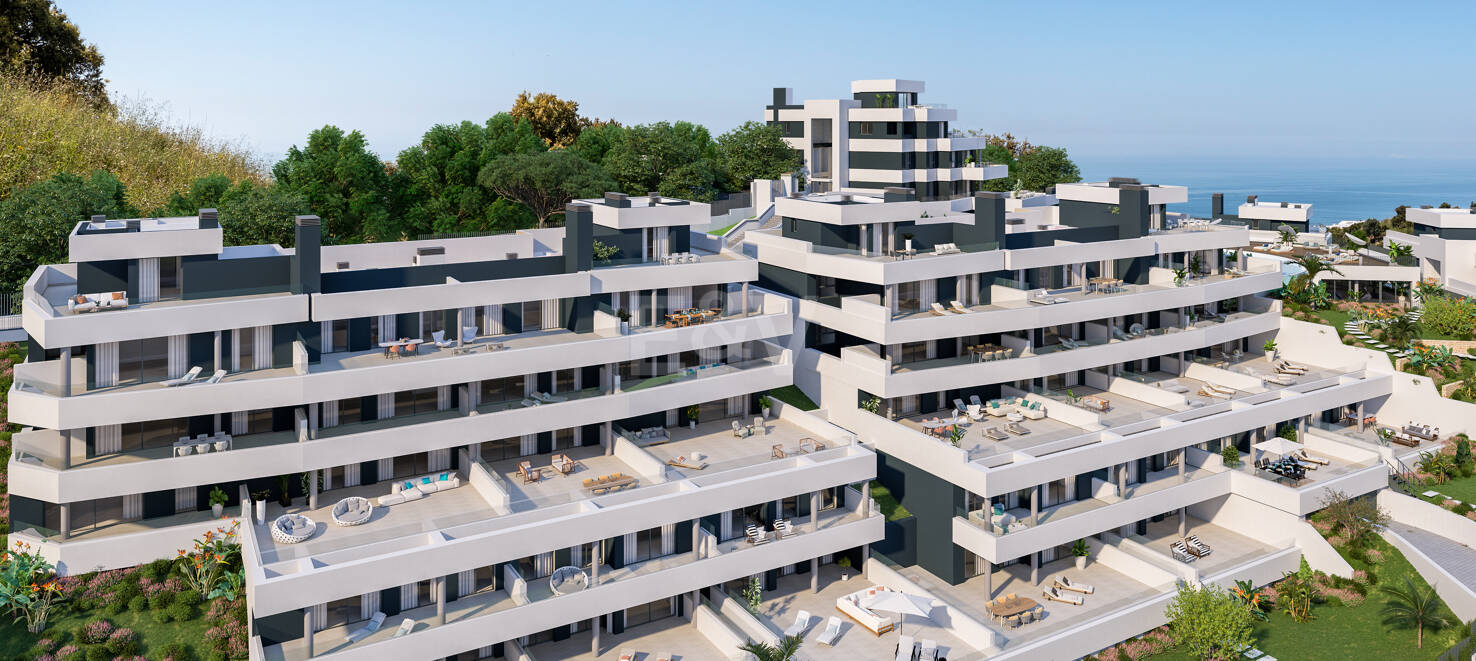 Lyxlägenhet i Los Altos de Los Monteros med panoramautsikt